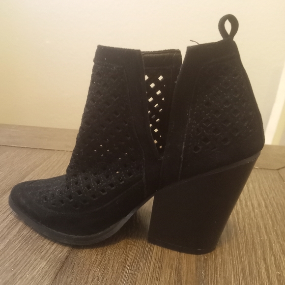 Charming Charlie Black Block Heel Booties size 7 - Picture 6 of 10